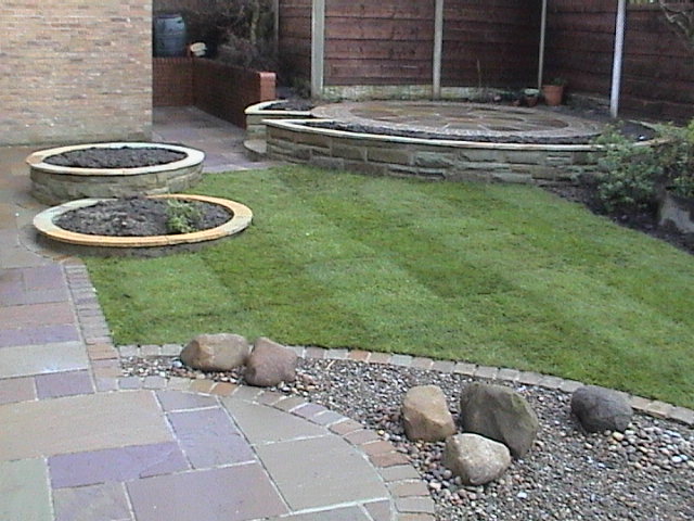 curved borders used in this garden design project